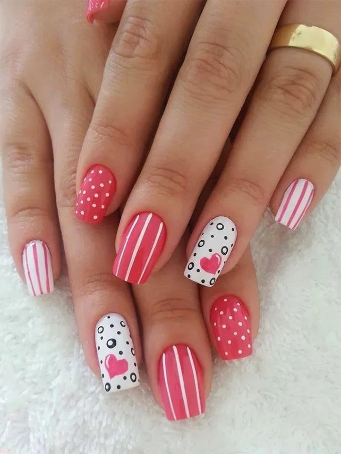Cute-Pink-Abstract-Nail-Design
